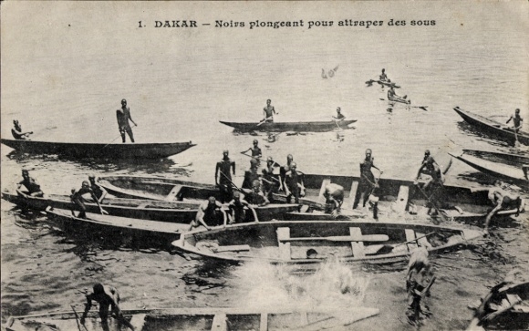 Ak Dakar, Senegal, Schwarze tauchen, um Geld zu erbeuten