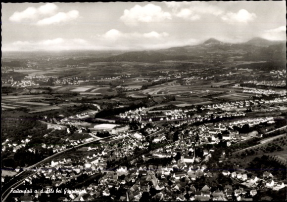 Ak Göppingen in Württemberg, Luftaufnahme eines Stadtteils, Wohngebiete, ländliche Umgebung