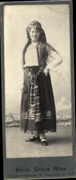 CdV Lütgendortmund Dortmund in the Ruhr area, portrait of a woman in Eastern European costume