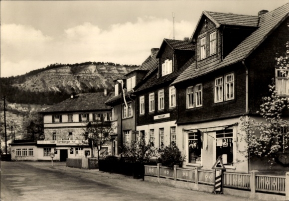 Postcard Wutha in Thuringia, Ruhlaer Straße with small Hörselberg
