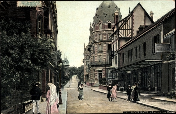 Postcard Houlgate Calvados, La Rue des Bains, shops, people
