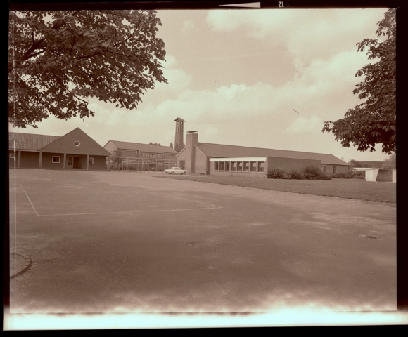 9 celluloid negatives Lemwerder in Oldenburg, boat, house, parking lot