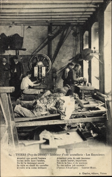 Postcard Thiers Puy de Dôme, Interior of a Cutlery