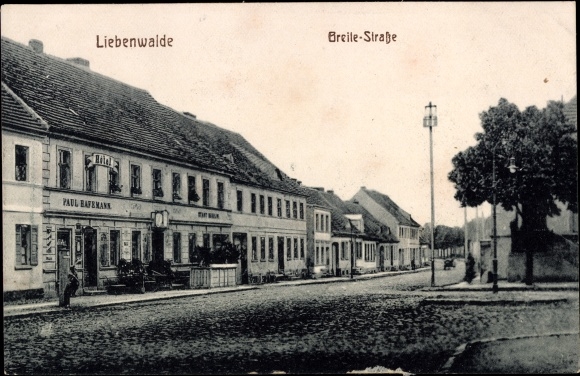 Postcard Liebenwalde in the district of Oberhavel, Hotel Paul Hafemann, Breite Straße