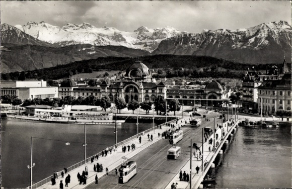 Ak Luzern Stadt Schweiz, Seebrücke und Bahnhof gegen die Unterwaldner Berge