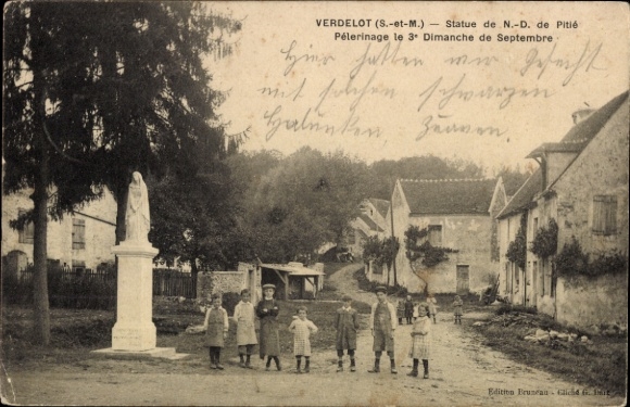 Ak Verdelot Seine et Marne, Statue N.-D. de Pitié, Pèlerinage 3. Sonntag im September