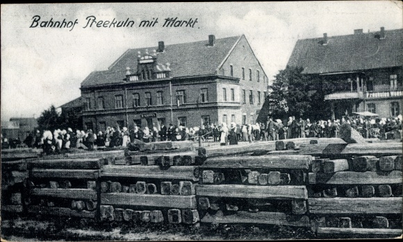 Ak Priekule Preekuln Letland, treinstation met markt