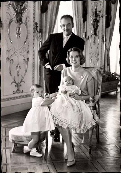 Postcard Prince Rainier III by Monaco, Grace Kelly, Prince Albert, Princess Caroline