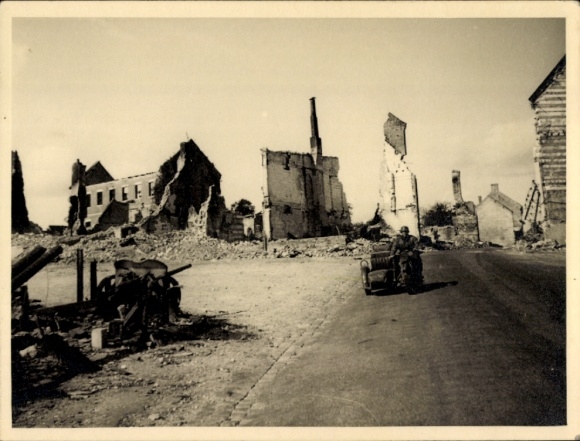 foto Nivele Nijvel Waals-Brabant, marktplein, oorlogsvernietiging WO II