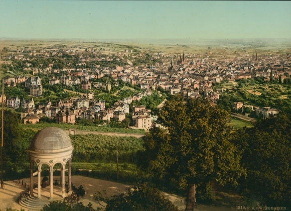 Photo Wiesbaden in Hesse, total view, Neroberg