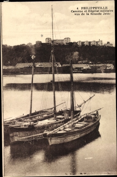 Postcard Philippeville Skikda Algerien, Barracks and Military Hospital seen from the Grande Jetee