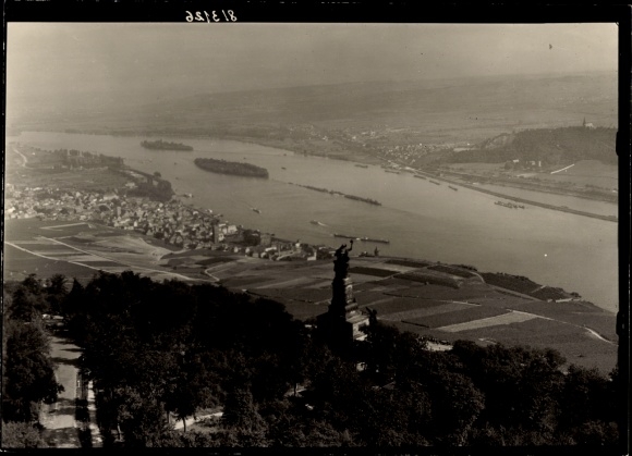 Postcard Rüdesheim am Rhein, The Niederwald Monument with the Rhine and the town of Bingen in the background