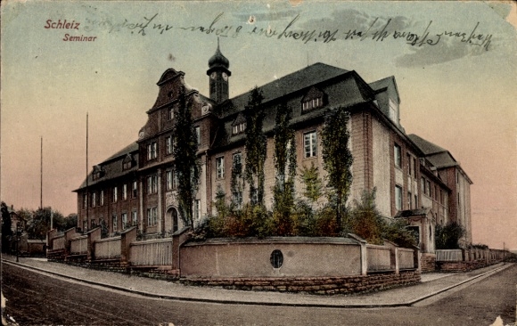 Ak Schleiz im Vogtland Thüringen, Vorderansicht eines Seminars,  Architektur, sanfte Farbtöne