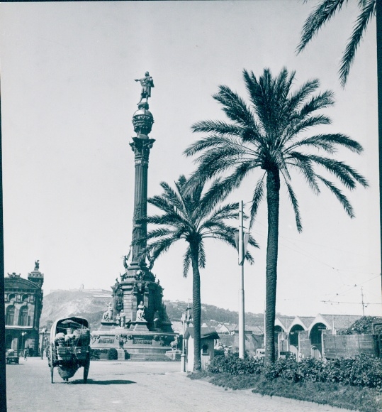 Photo film scene Barcelona, Monumento a Colón, documentary, FRG 1952, Jordan J. von Boyadjieff