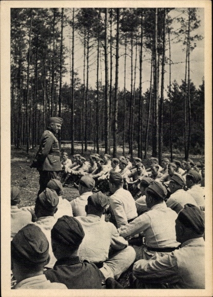 Postcard Hans Retzlaff, war effort of the Reich Labor Service, Reich Labor Leader, workers