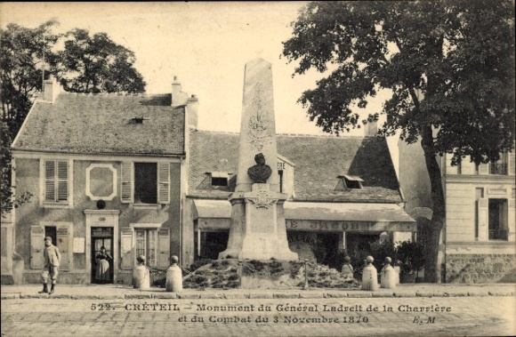 Postcard Créteil Val de Marne, Monument du Général Ladrelt de la Charrière, Comes from 1870, Se
