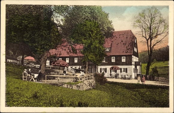Postcard Dippoldiswalde in the Eastern Ore Mountains, Fremdenhof Putzmühle, guests in the garden in front of the house