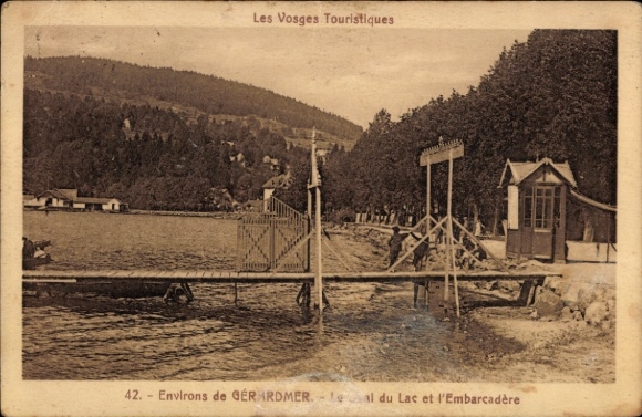 Ak Gérardmer Lothringen Vosges, Landschaft am See, Steg, Bäume, Gebäude,  
