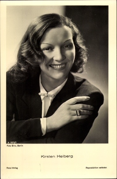 Postcard actress Kirsten Heiberg, portrait, Ross 3373/1