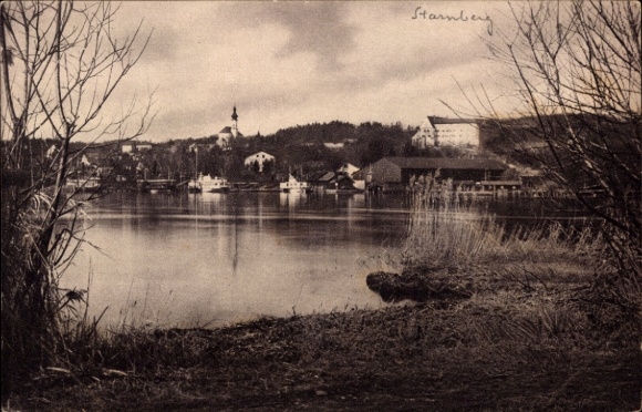 Ak Starnberg am Starnberger See Oberbayern,  Seeansicht, Boote, Gebäude, Natur