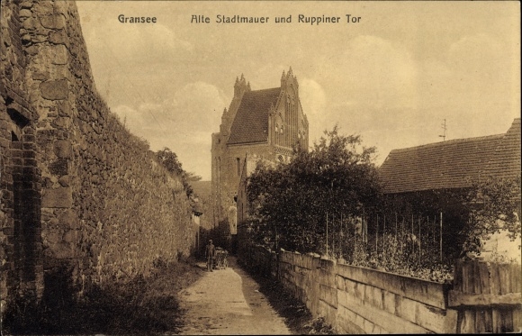 Postcard Gransee in Brandenburg, old city wall, Ruppiner Tor