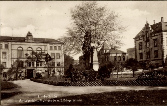 Ak Limbach Oberfrohna in Sachsen, Amtsgericht, Promenade, I.Bürgerschule, Statue