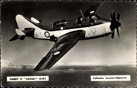 Postcard Fairey 17 Gannet, fighter aircraft, Royal Navy