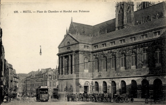 CPA Metz Moselle, Place de Chambre et Marché aux Poissons