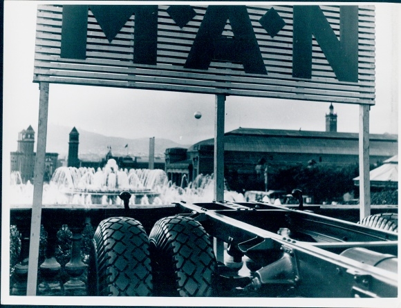 Photo film scene Barcelona, exhibition grounds, MAN, Germany 1952, Jordan J. von Boyadjieff