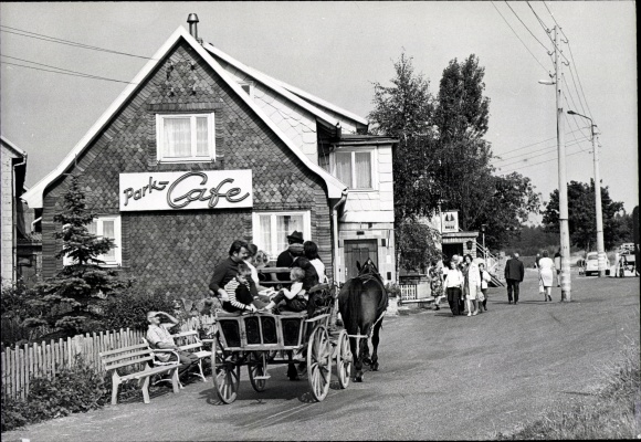 Photo Hinterrod ice field in Thuringia, park cafe, carriage ride, carriage