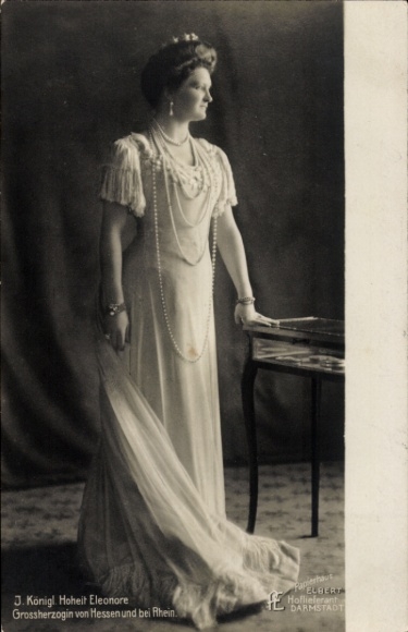 Postcard Eleonore, Grand Duchess of Hesse and by Rhine, Princess of Solms, standing portrait