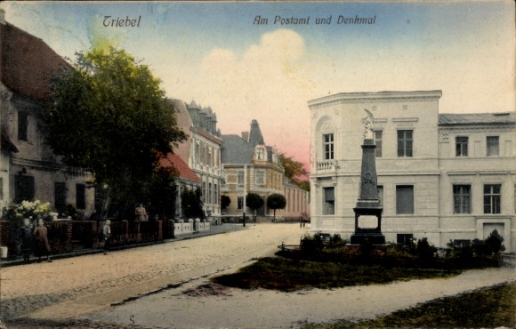 Postcard Triebel im Vogtland, Am Postamt, Denkmal