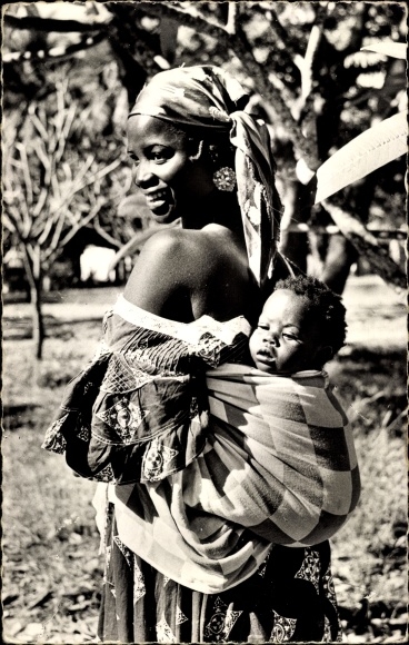 Postcard Guinea, Young mother with child