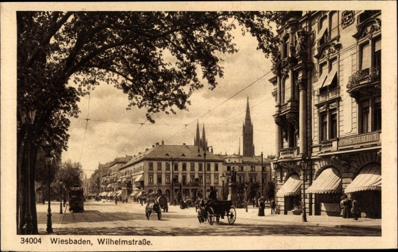 Postcard Wiesbaden in Hessen, Wilhelmstraße, tram line 6, Nassauer Hof