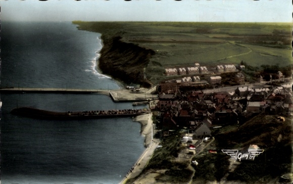 Ak Port en Bessin Calvados, La France Vue du Ciel, vue d'ensemble