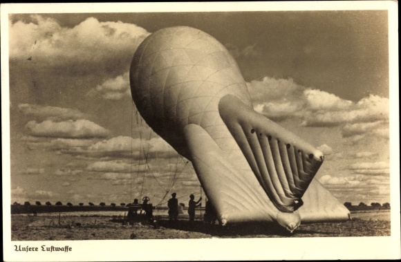 Ak Luftwaffe, Militärballon am Boden, Sperrballon