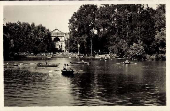 Ak Karlsruhe in Baden, Karlsruhe Stadtgarten, See, Festhalle, Boote auf dem Wasser