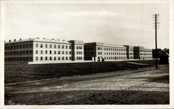 Photo Postcard Pardubice Pardubice City, Barracks