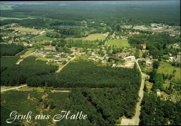 Ak Halbe Kreis Teltow, Luftbild von  grüne Landschaft, Wohnsiedlung, See