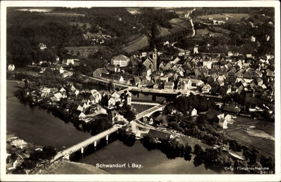 Ak Schwandorf im Oberpfälzer Wald Bayern, Fliegeraufnahme vom Ort