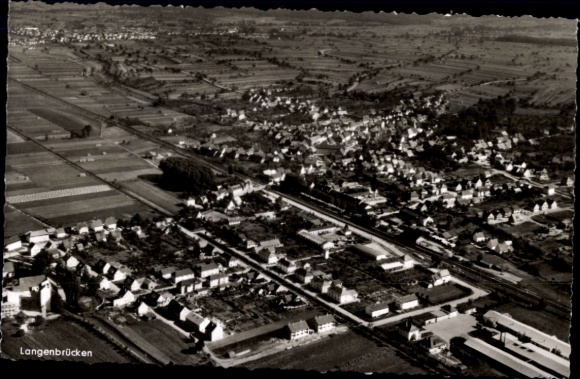 Postcard Langenbrücken Bad Schönborn in Baden, aerial view of apartment buildings, fields