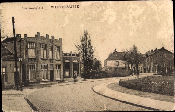 Ak Winterswijk Gelderland Nederland, Stationsplein