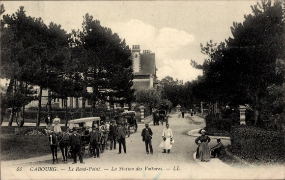 Postcard Cabourg Calvados, Rond Point, Station des Voitures