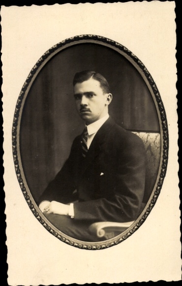 Passepartout Ak Prinz Felix von Bourbon-Parma, Prinz von Luxemburg, Portrait