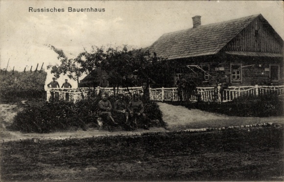Postcard Bad Segeberg in Holstein, Russian farmhouse, four people, wooden house, rural surroundings
