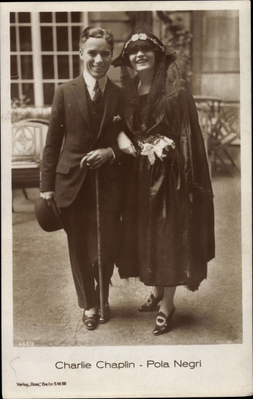 Postcard Actors Charlie Chaplin and Pola Negri, Ross 453/2