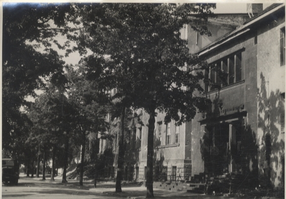 Original photo Berlin-Wilmersdorf, Königsallee, Grunewald-Gymnasium, around 1946, approx. 12 x 17 cm