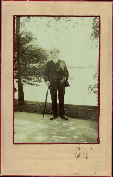 10 old photo PC men, various motifs