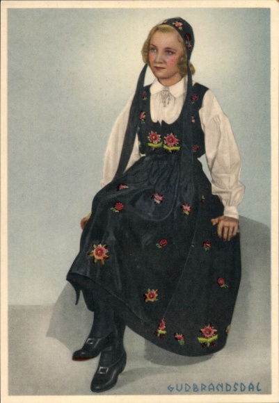 Postcard Gudbrandsdal Norway, woman in Norwegian costume