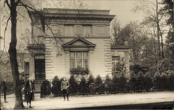 Foto Ak Berlin Pankow Niederschönhausen, Villa im Herbst 1928